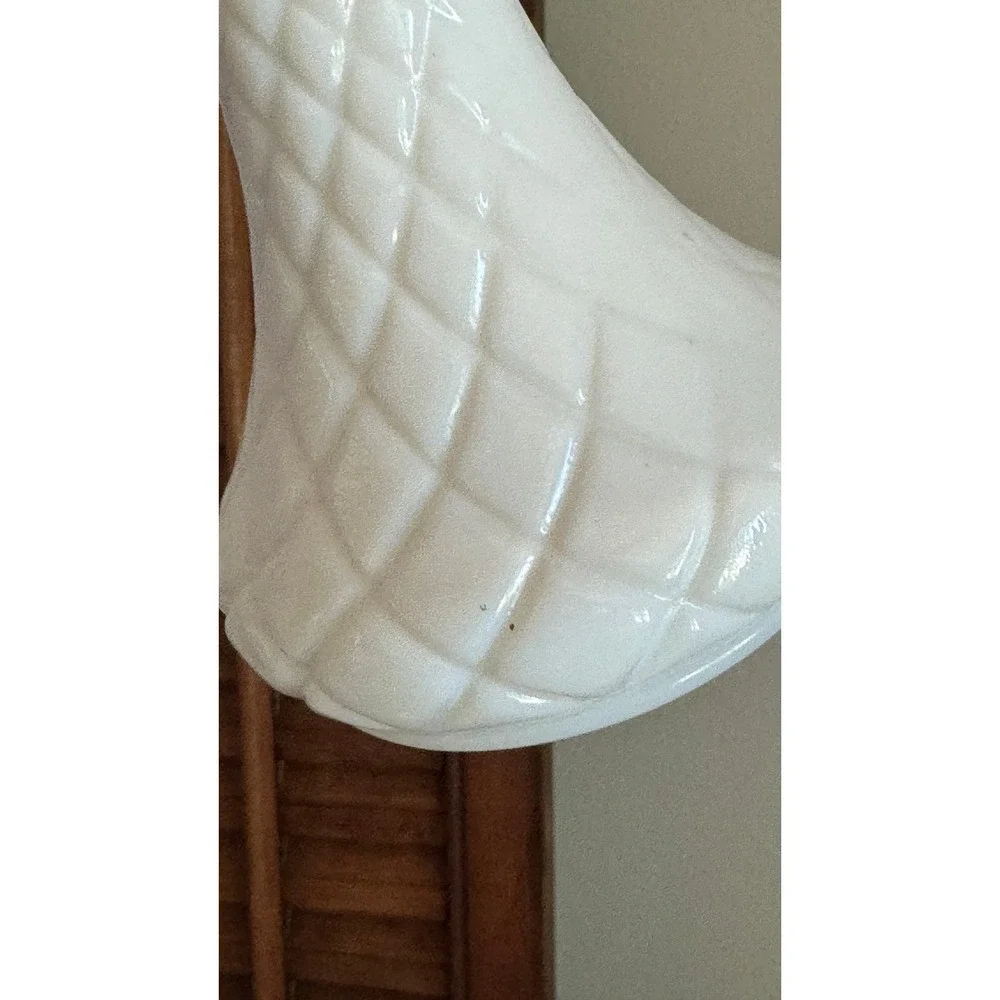 Vintage Hoosier Glass White Milk Glass Diamond Quilted Bud Vase 4092 9